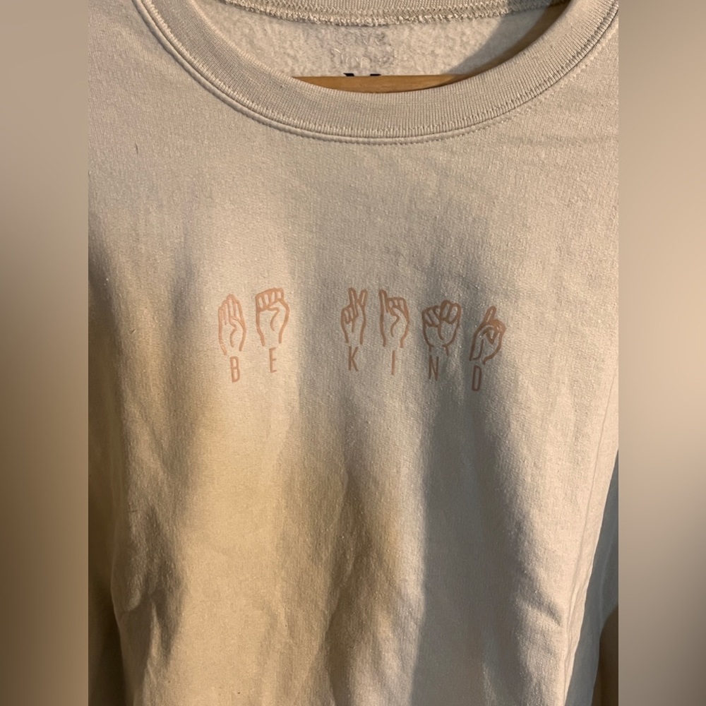 ‘Be Kind’ crew neck sweater size: medium